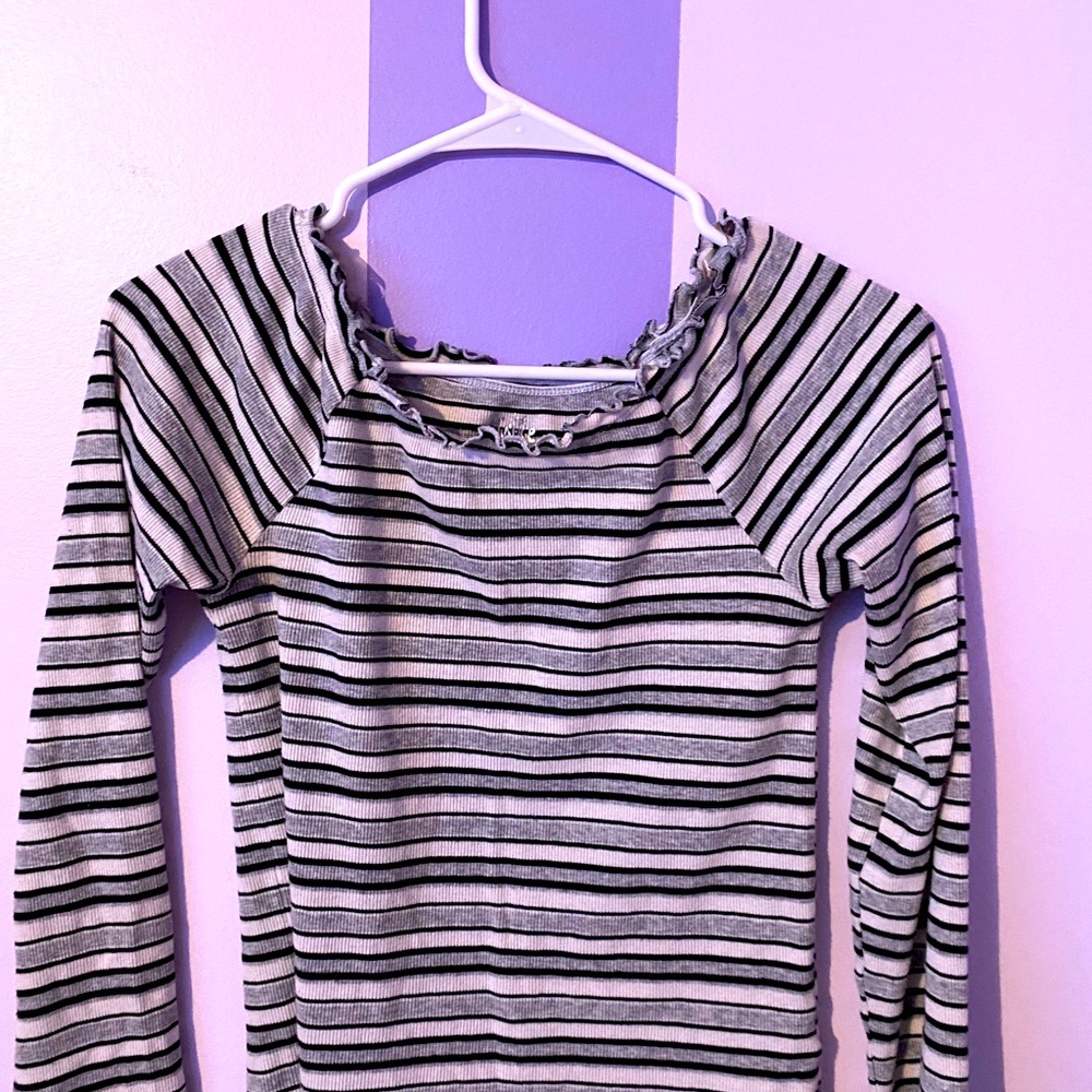 Black, grey and white long sleeve top